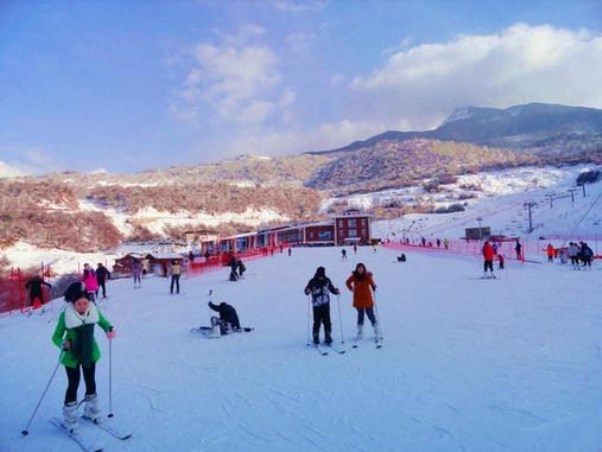 九顶山滑雪场